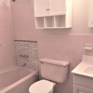 纽约客，你们排长龙看公展100万的一家庭房子，但这儿有个两家庭的房子，看到了吗？