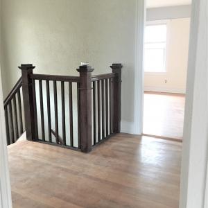 纽约客，你们排长龙看公展100万的一家庭房子，但这儿有个两家庭的房子，看到了吗？