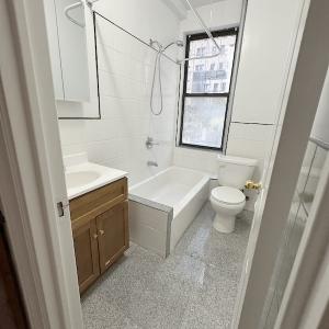 房屋出租 - 纽约曼哈顿中城门卫电梯统舱公寓$2270/月包水暖电出租